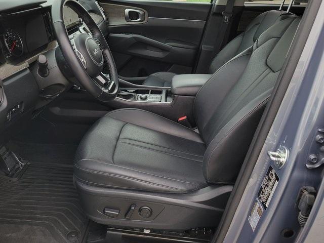 used 2023 Kia Sorento car, priced at $31,420