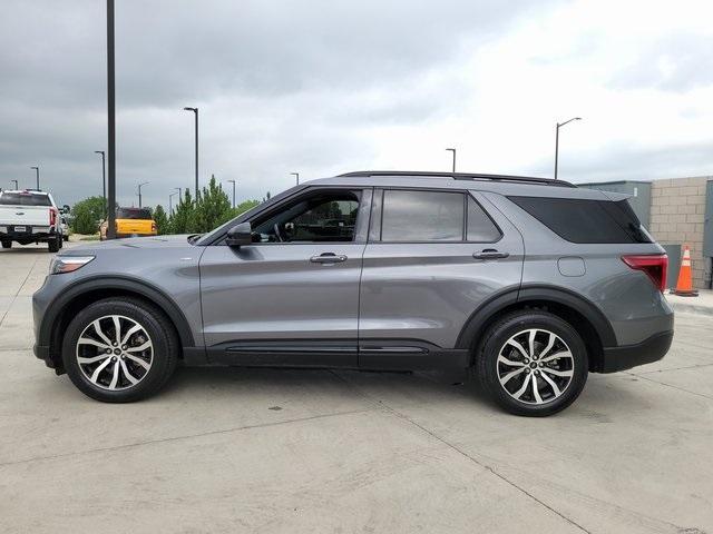 used 2022 Ford Explorer car, priced at $33,732