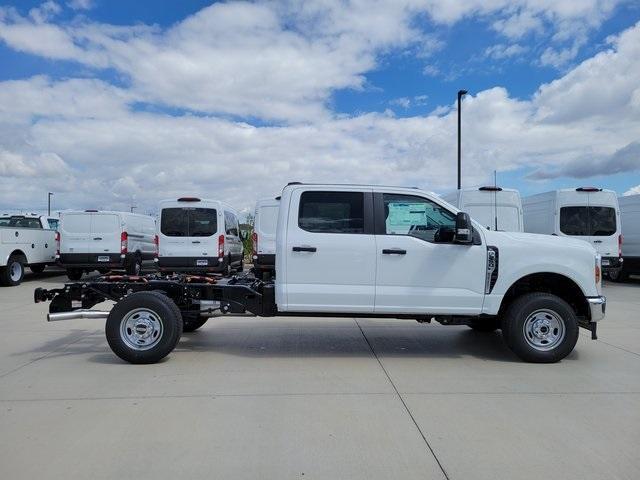 new 2025 Ford F-250 car, priced at $52,944