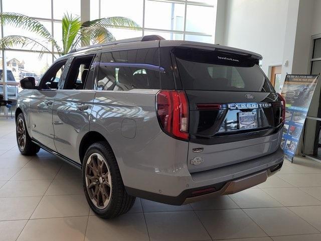 new 2025 Ford Expedition car, priced at $88,084