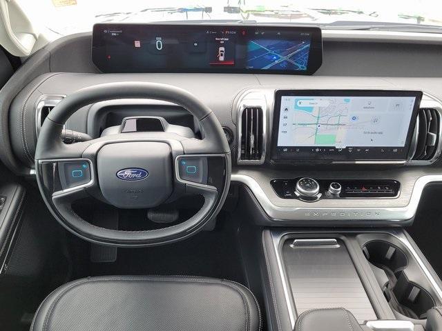 new 2025 Ford Expedition car, priced at $82,039