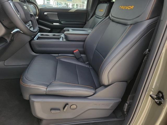 new 2025 Ford Expedition car, priced at $84,239