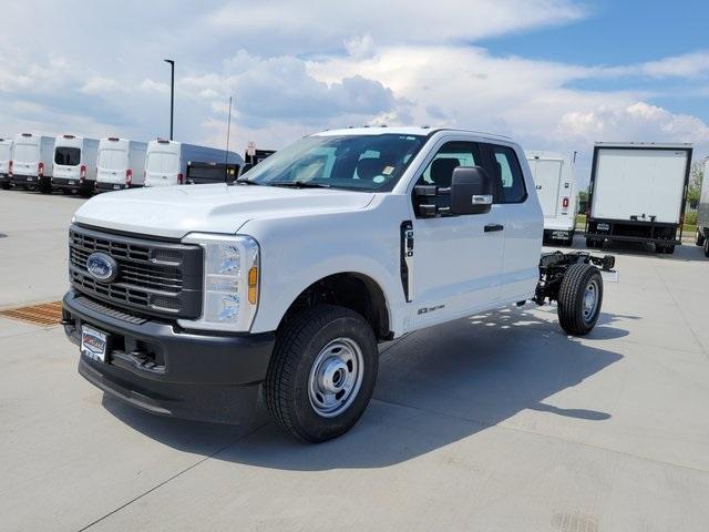 new 2025 Ford F-250 car, priced at $61,354