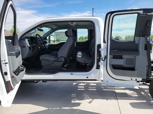 new 2025 Ford F-250 car, priced at $51,069