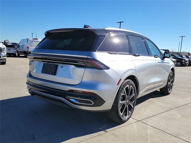 new 2025 Lincoln Nautilus car