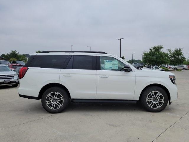 new 2025 Ford Expedition car, priced at $73,419