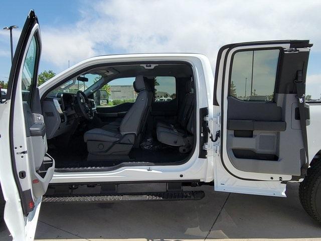 new 2025 Ford F-250 car, priced at $70,409