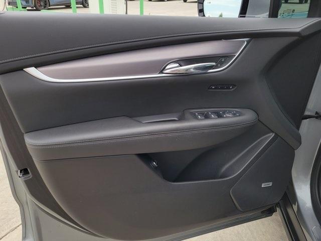 used 2023 Cadillac XT6 car, priced at $36,691
