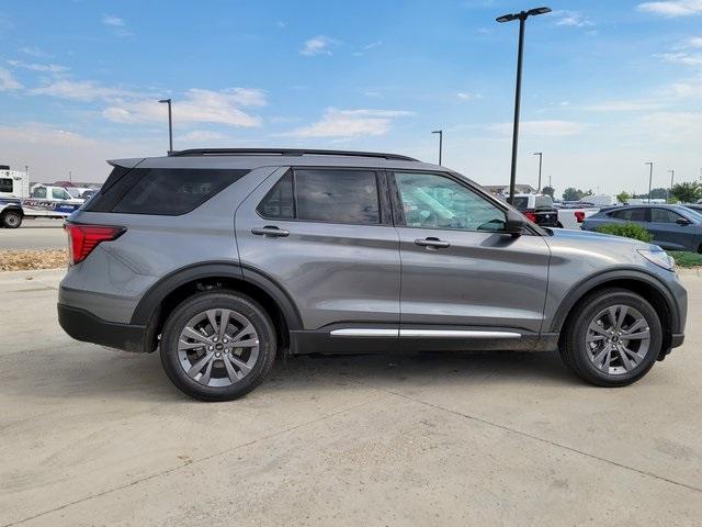 new 2025 Ford Explorer car