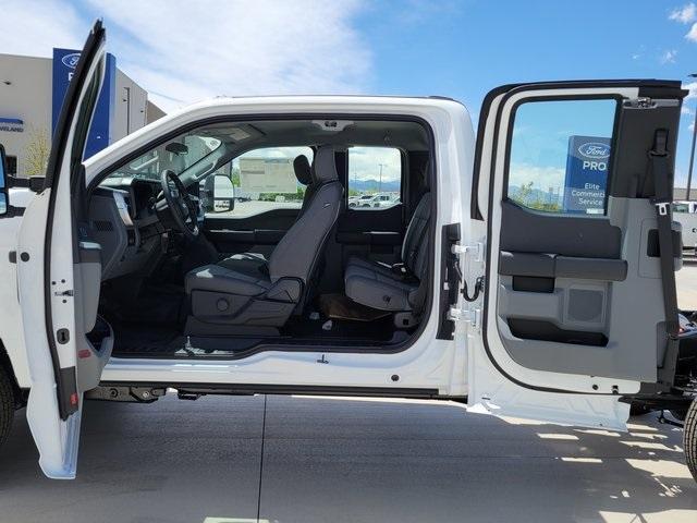 new 2025 Ford F-250 car, priced at $51,069