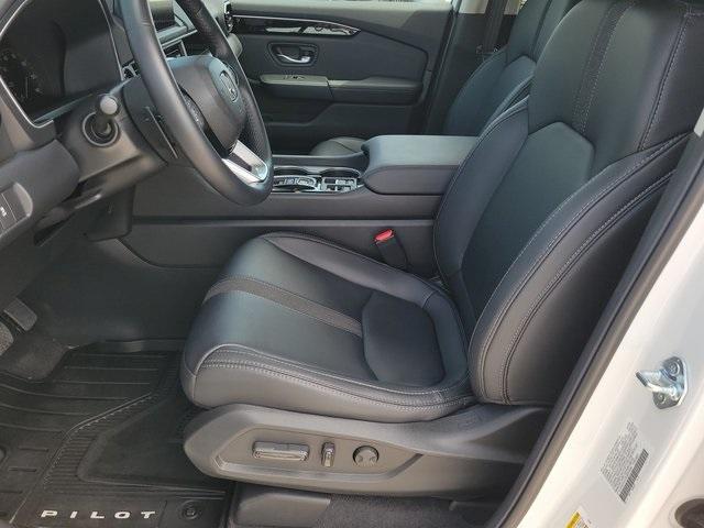 used 2025 Honda Pilot car, priced at $47,671