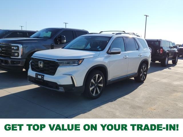 used 2025 Honda Pilot car, priced at $49,817