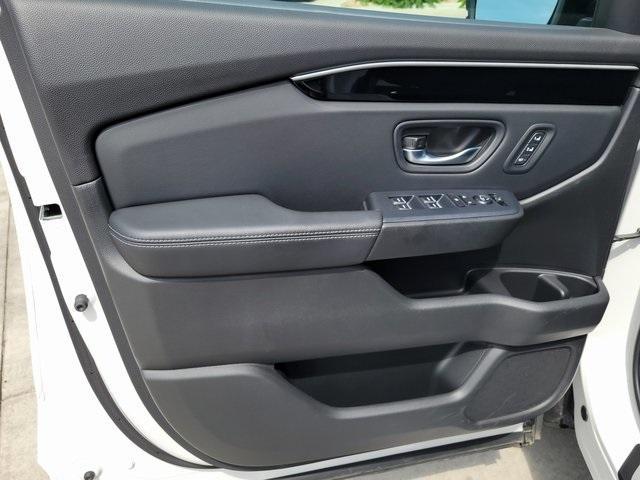 used 2025 Honda Pilot car, priced at $47,671