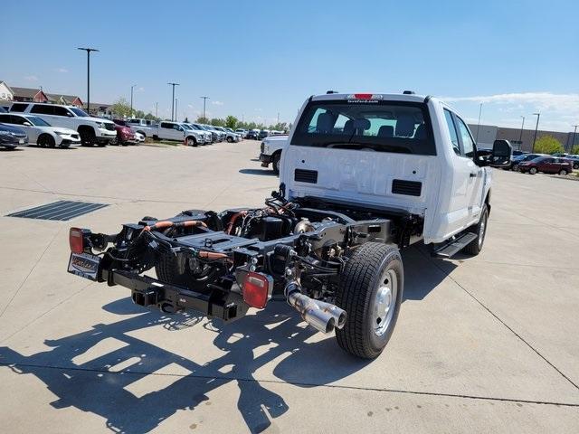 new 2025 Ford F-250 car, priced at $61,934