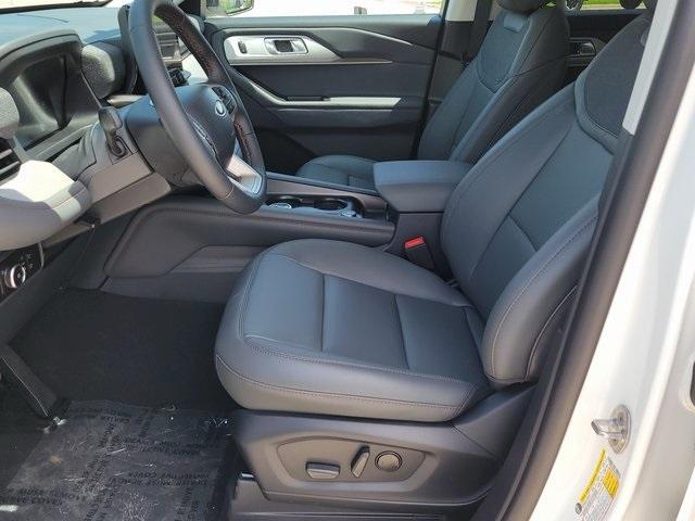new 2025 Ford Explorer car, priced at $52,424