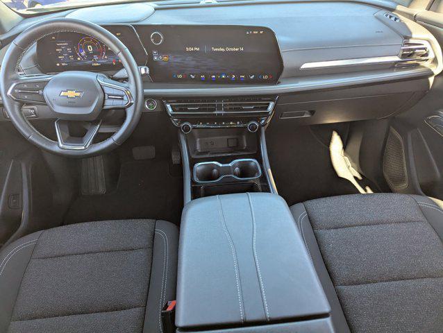 used 2025 Chevrolet Traverse car, priced at $34,993