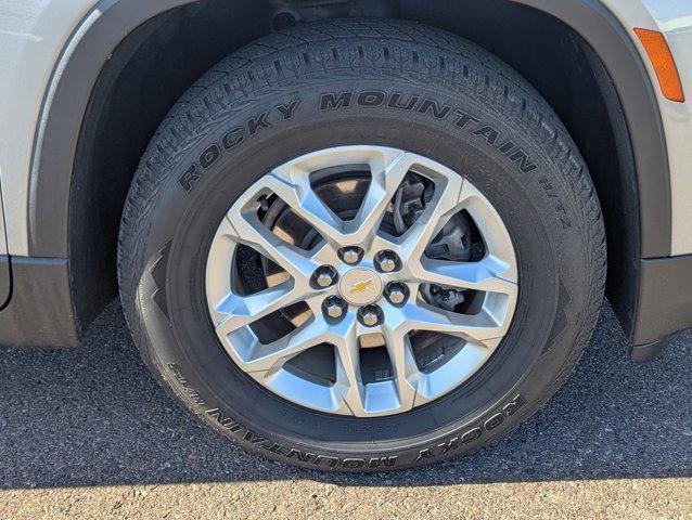 used 2023 Chevrolet Traverse car, priced at $18,994
