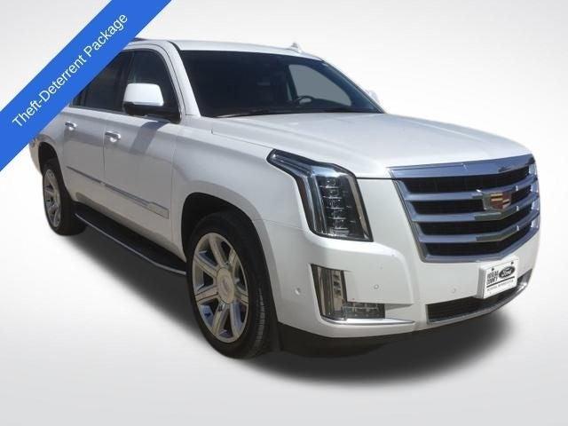 used 2020 Cadillac Escalade ESV car, priced at $38,844