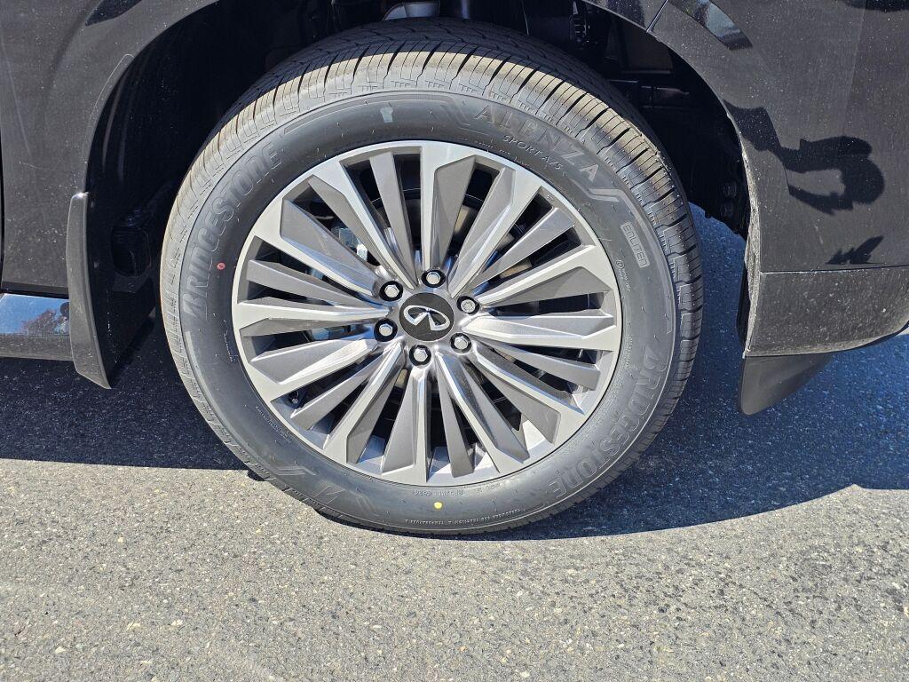 new 2025 INFINITI QX80 car, priced at $82,410