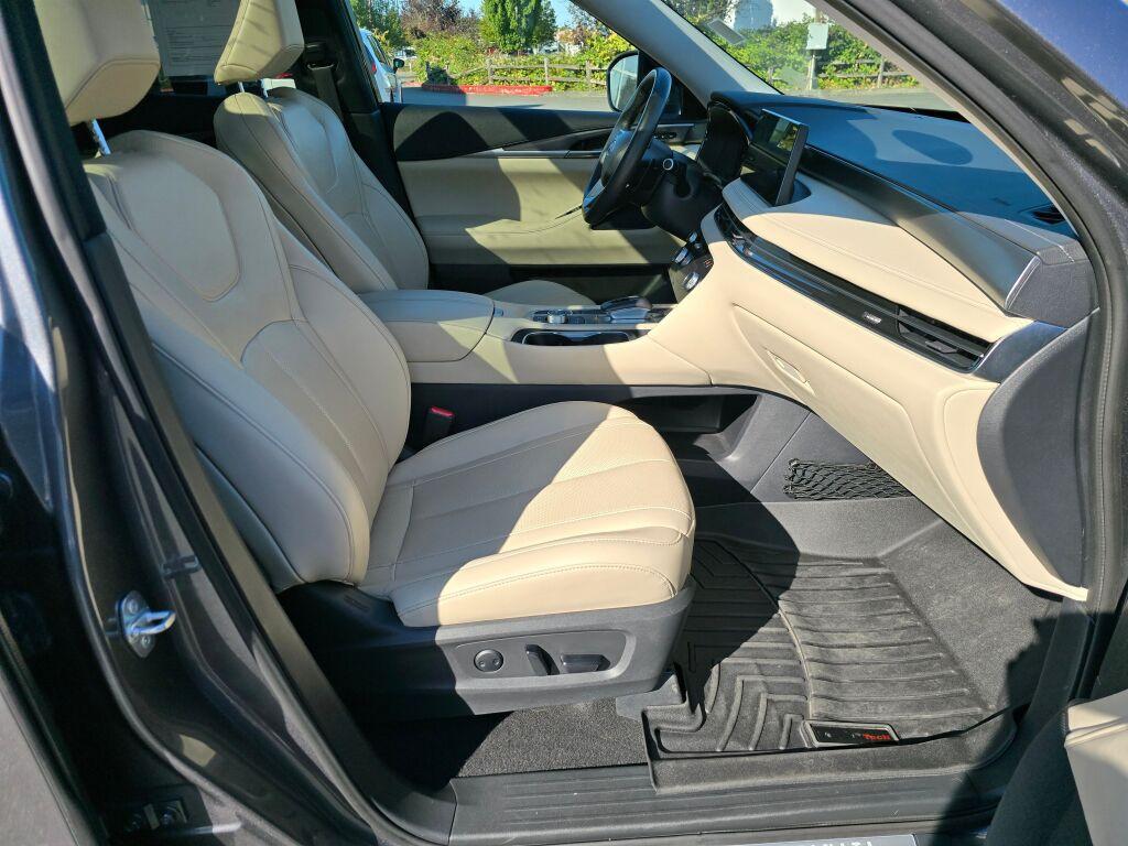 used 2023 INFINITI QX60 car