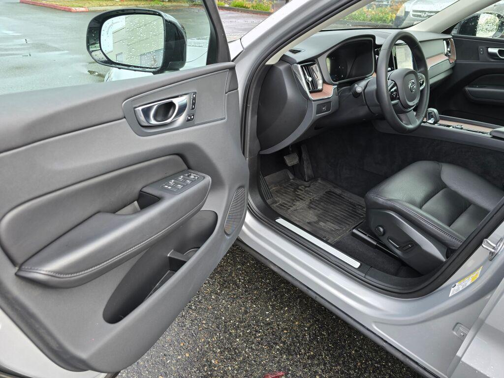 used 2023 Volvo XC60 car, priced at $38,524