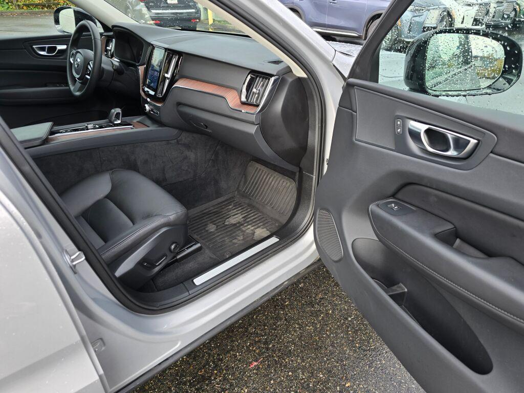 used 2023 Volvo XC60 car, priced at $38,524