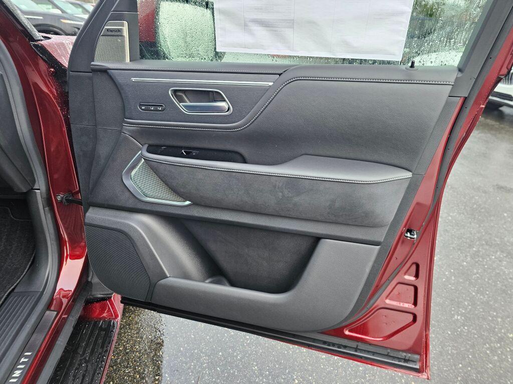 new 2025 INFINITI QX80 car, priced at $90,700