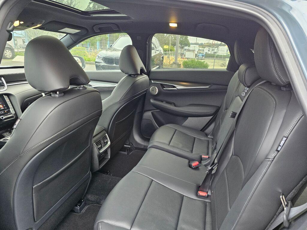 new 2025 INFINITI QX55 car