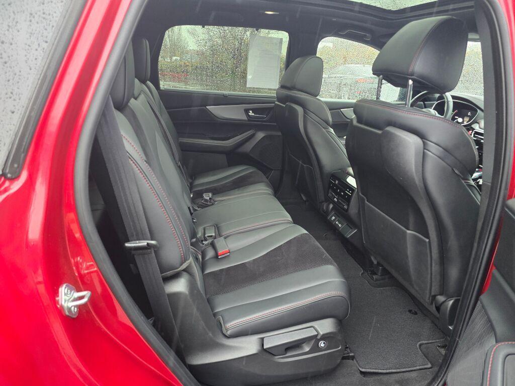 used 2022 Acura MDX car, priced at $37,996