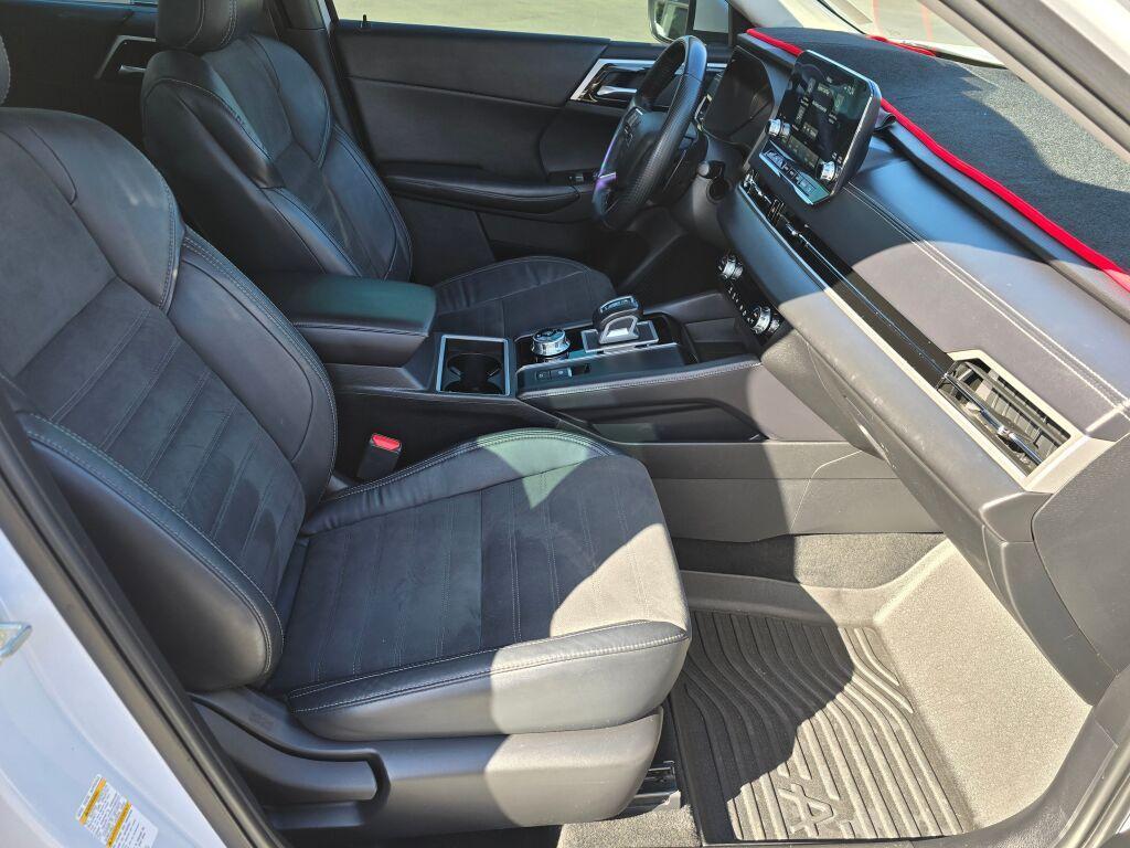 used 2023 Mitsubishi Outlander car, priced at $21,985