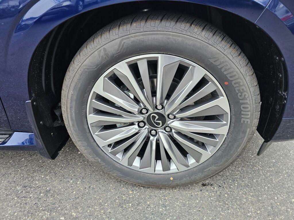 new 2025 INFINITI QX80 car, priced at $89,975