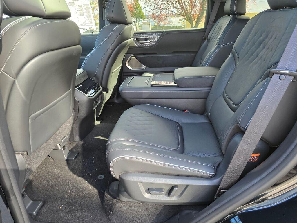 new 2025 INFINITI QX80 car, priced at $99,810