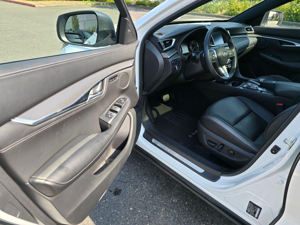 used 2024 INFINITI QX55 car