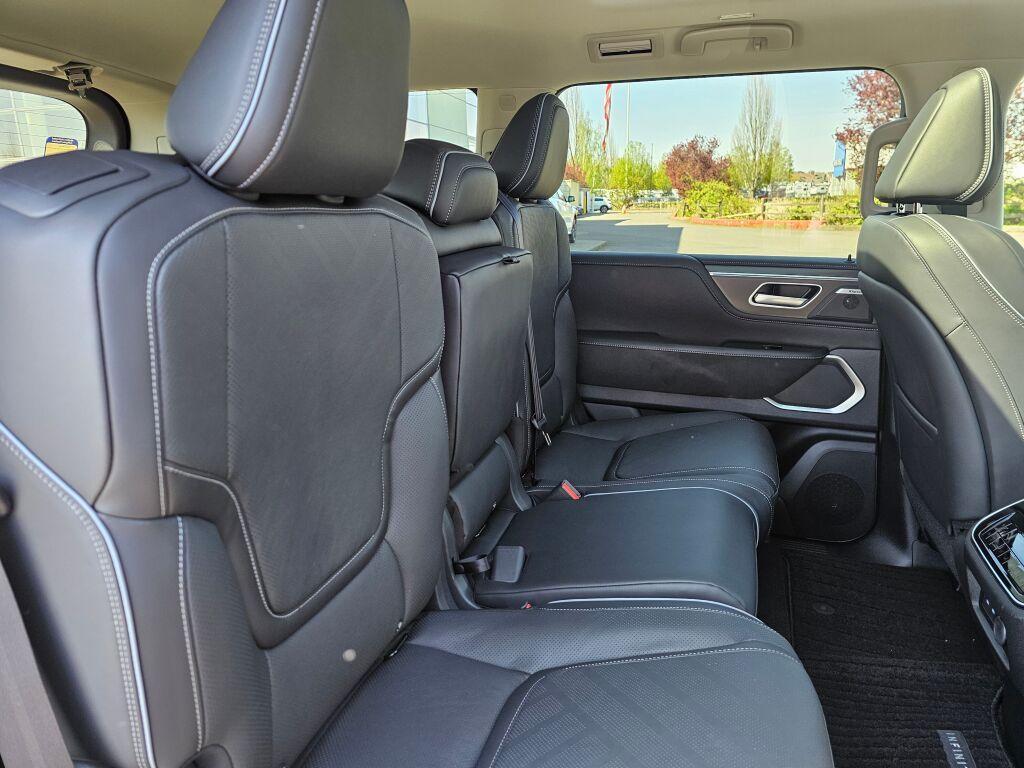 new 2025 INFINITI QX80 car, priced at $83,500