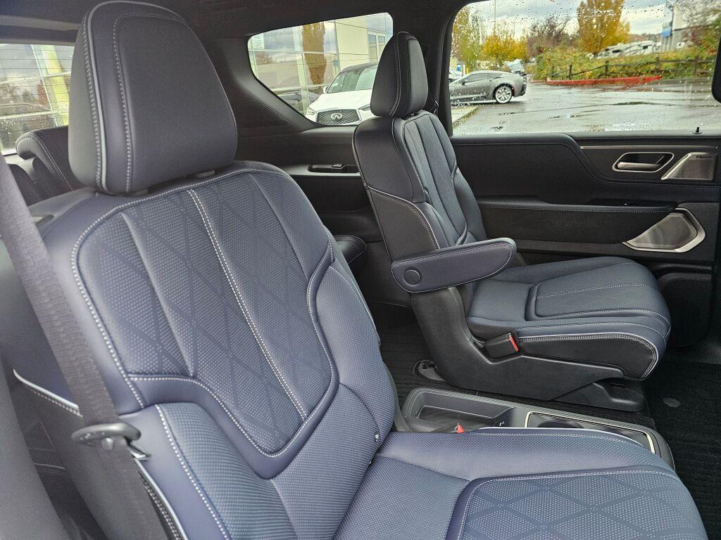 new 2026 INFINITI QX80 car, priced at $101,925