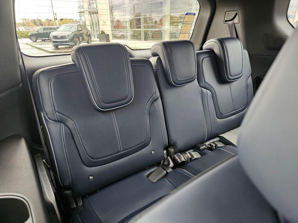 new 2026 INFINITI QX80 car, priced at $101,925