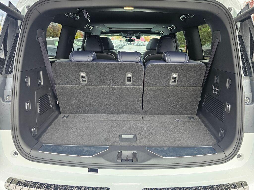 new 2026 INFINITI QX80 car, priced at $101,925