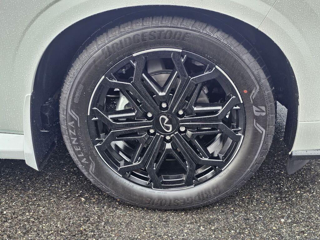 new 2026 INFINITI QX80 car, priced at $101,925