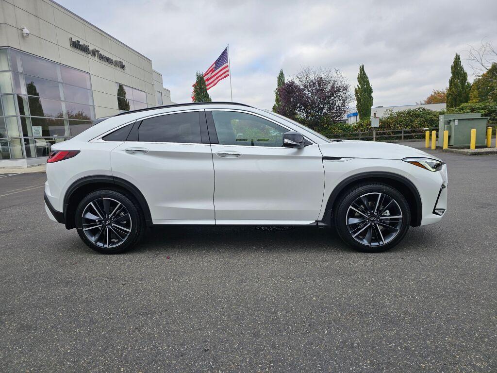 new 2025 INFINITI QX55 car