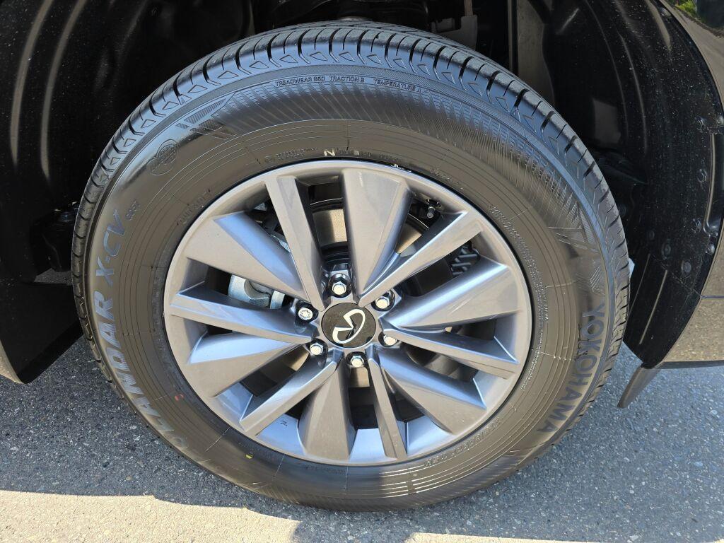 new 2025 INFINITI QX80 car, priced at $74,910