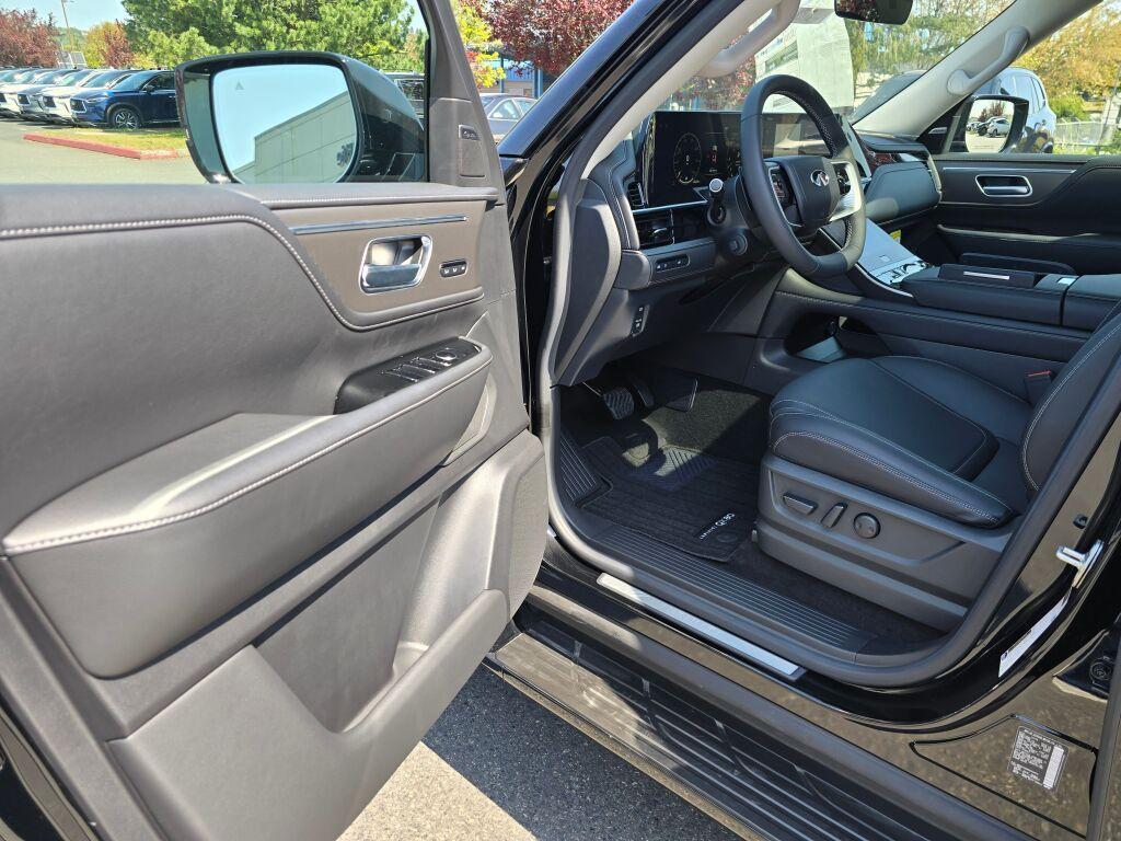 new 2025 INFINITI QX80 car, priced at $74,910