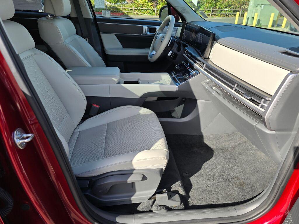 used 2024 Hyundai Santa Fe car, priced at $27,985