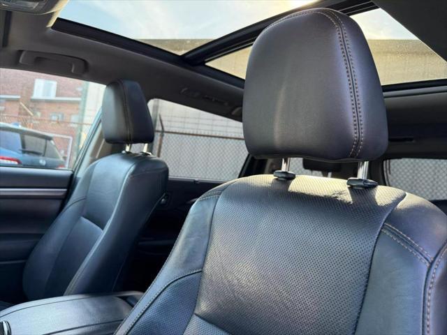 used 2019 Toyota Highlander car, priced at $23,295