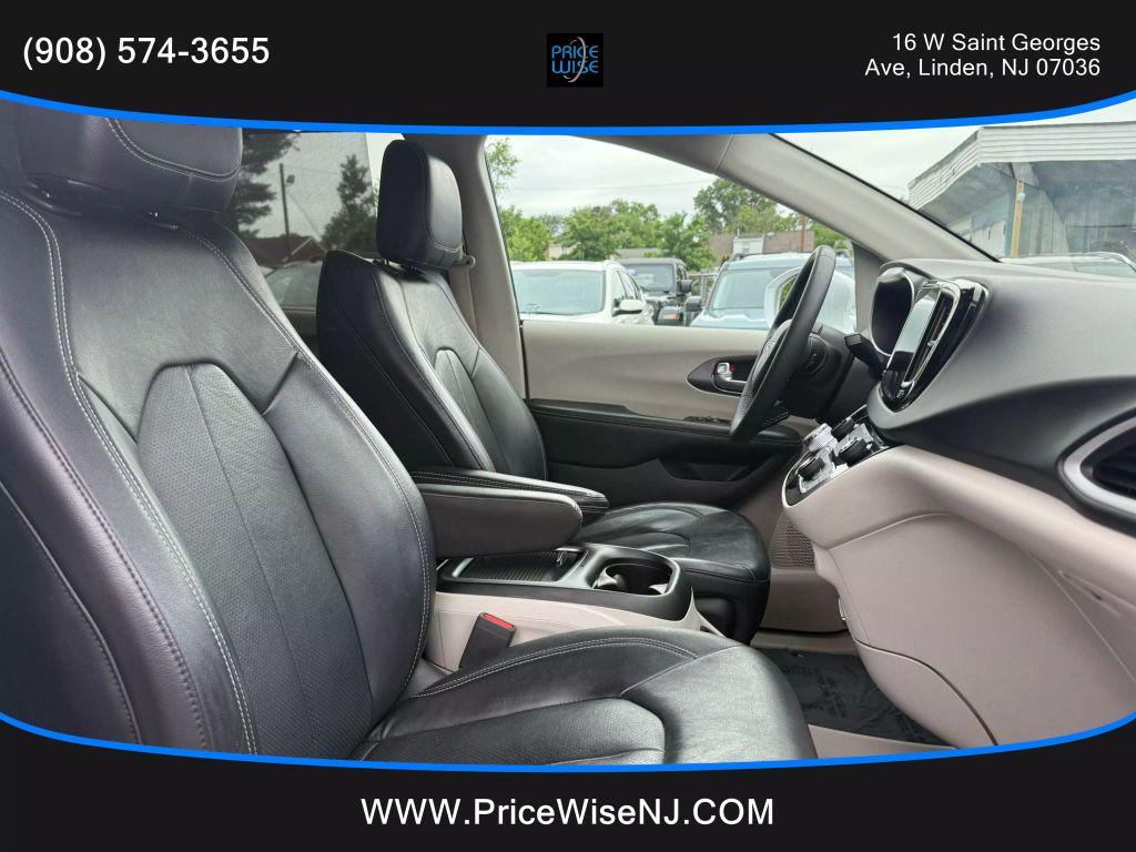 used 2022 Chrysler Pacifica car, priced at $17,995