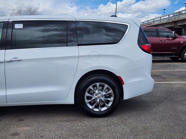 new 2024 Chrysler Pacifica car, priced at $48,162