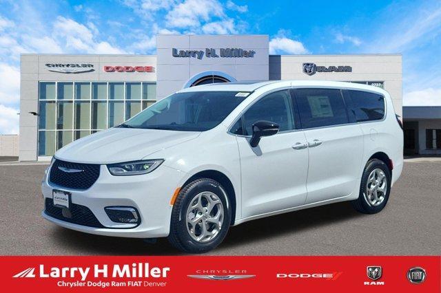 new 2024 Chrysler Pacifica car, priced at $53,244