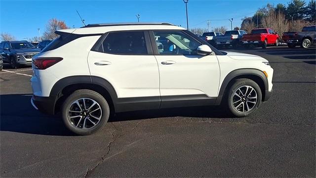 new 2025 Chevrolet TrailBlazer car, priced at $31,108