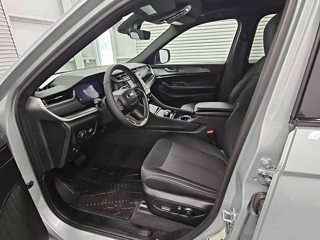 used 2025 Jeep Grand Cherokee L car, priced at $34,000