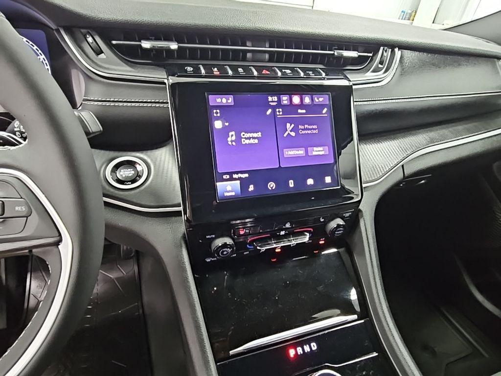 used 2025 Jeep Grand Cherokee L car, priced at $34,000