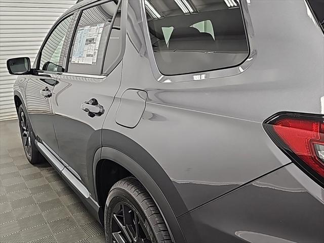 new 2025 Honda Pilot car, priced at $50,850